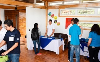 Dentro de Casa Trópika y fuera de esta, los asistentes conocieron propuestas innovadoras de productos y servicios. (Foto: Ruth Garita/OCM)