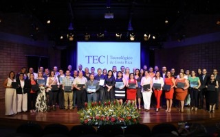 grupo funcionarios 20 años. 