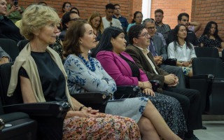 Imagen de 4 personas en el aniversario del DAD