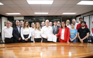 gobierno, rectores y estudiantes en la firma del acuerdo