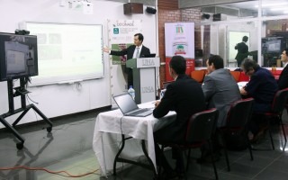 JUAN IGNACIO DEL VALLE DURANTE PRESENTACION DE TESIS