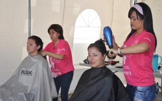 donacion_cabello_cancer_mama_feria_rosa_