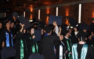 estudiantes del tec en graduacion