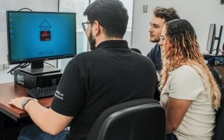 estudiantes de ingeniería computadores tec