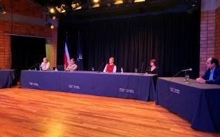 rectores y vicerrectores en foro virtual en centro de las artes