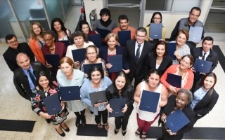 El grupo de 19 adultos mayores que recibió su título corresponde a la segunda generación del programa de emprendedores del TEC dirigido a dicha población. (Foto: Ruth Garita/OCM)