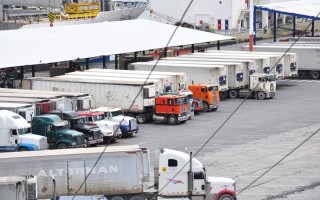 Parqueo de contenedores.