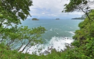 Imagen de la playa en Manuel Antonio