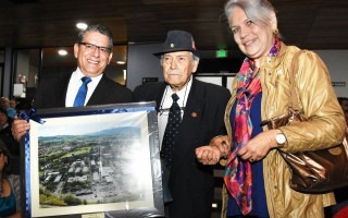 Jorge Luis Villanueva Badilla recibió un reconocimiento en el 45 Aniversario del TEC,  por su iniciativa de propuesta junto con Fernando Guzmán Mata en la Creación de esta Casa de Enseñanza Superior. Foto Ruth Garita/OCM.