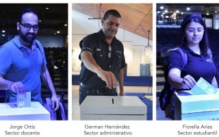 personas emiten su voto 