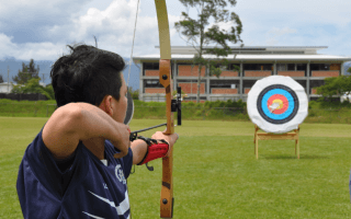 Tiro con arco apunta a recreación alternativa de calidad