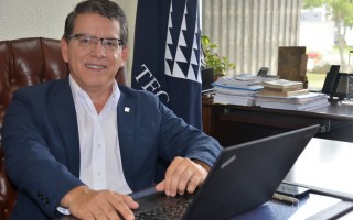 Rector Julio Calvo