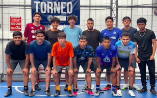 El equipo de futsala del Campus San José posa para la fotografía. 