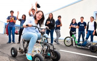 Estudiantes de Ingeniería Mecatrónica durante una de las actividades académicas de uno de los cursos (Foto: Ruth Garita/Archivo OCM)