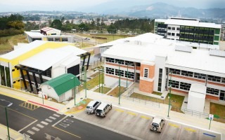 Imagen área de edificios nuevos del Campus Central del TEC 