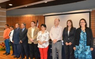 Un total de 10 candidatos , siete por el sector docente y  y tres por el administrativo aspiran a llegar a ser electos como integrantes en el Consejo Institucional. El aspirante Edgar Ortiz está ausente en la foto por razones de fuerza mayor. (Foto: OCM)