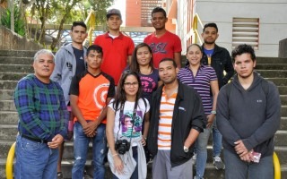 Los jóvenes panameños que visitaron Costa Rica posan para una fotografía. 