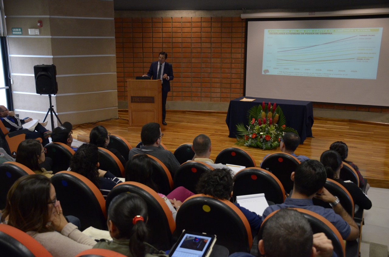 Los docentes se capacitaron en diferentes temáticas en el Ciemac 2019. Foto Ruth Garita/TEC.