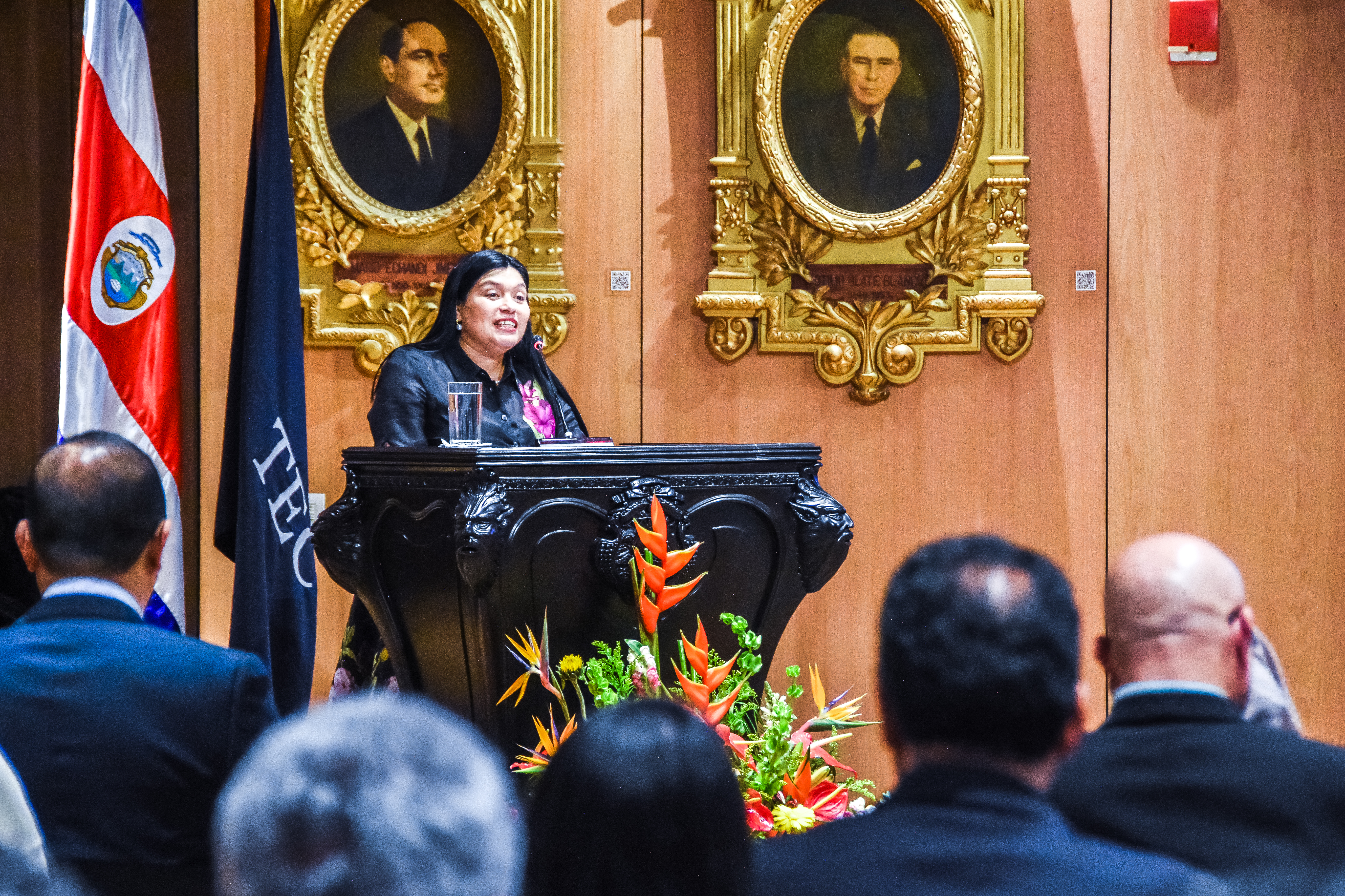 La rectora María Estrada presentó su discurso