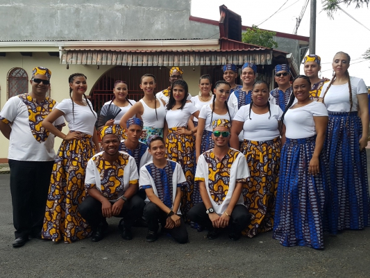 Grupo del TEC participante en el Grand Parade. (Foto: Jéssica Salazar)