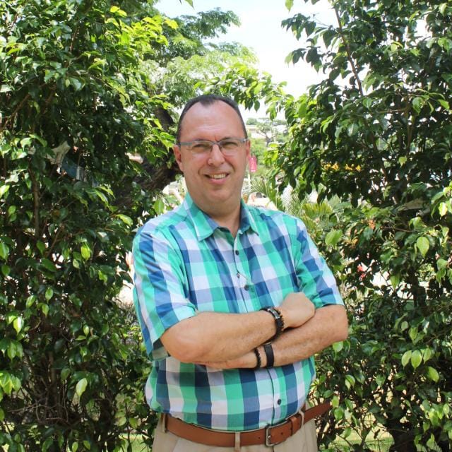 Dr. Ricardo Loaiza Cucalon