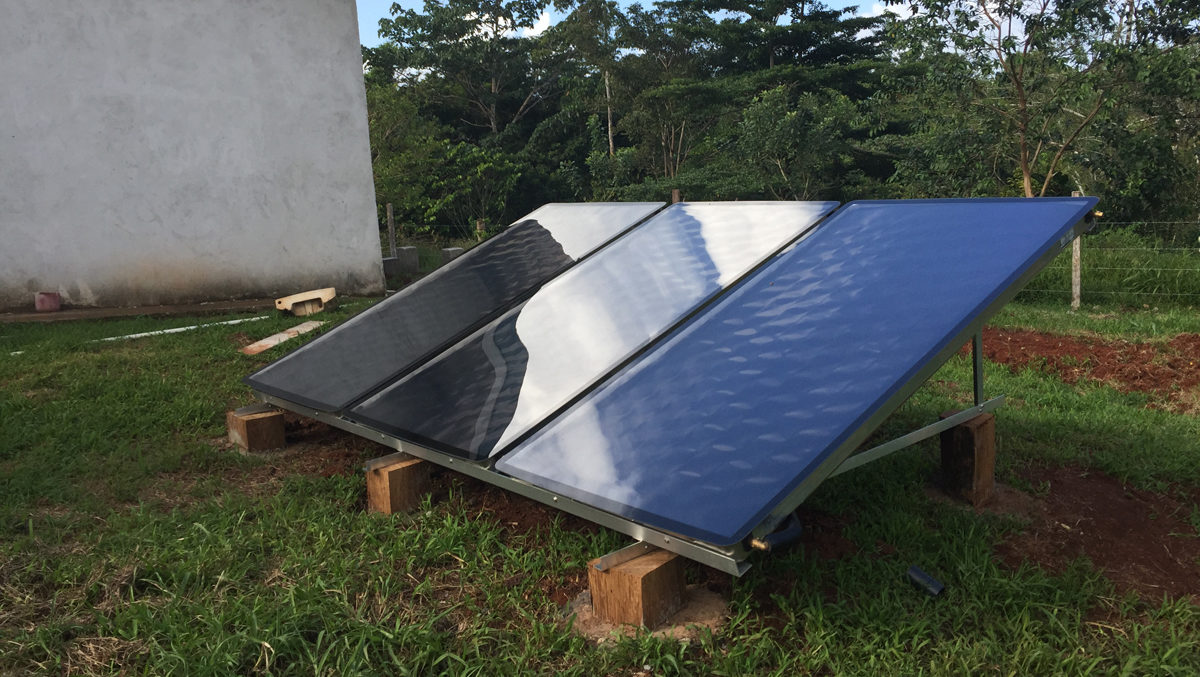 paneles solares instaladas en el campus tecnológico local san carlos