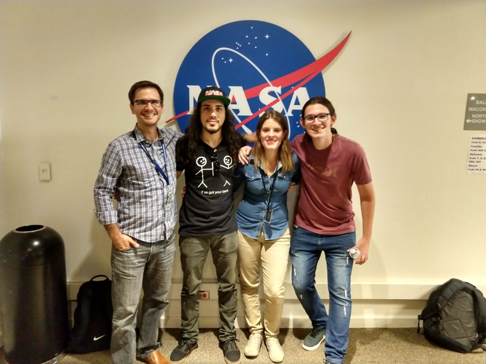 jovenes en la nasa