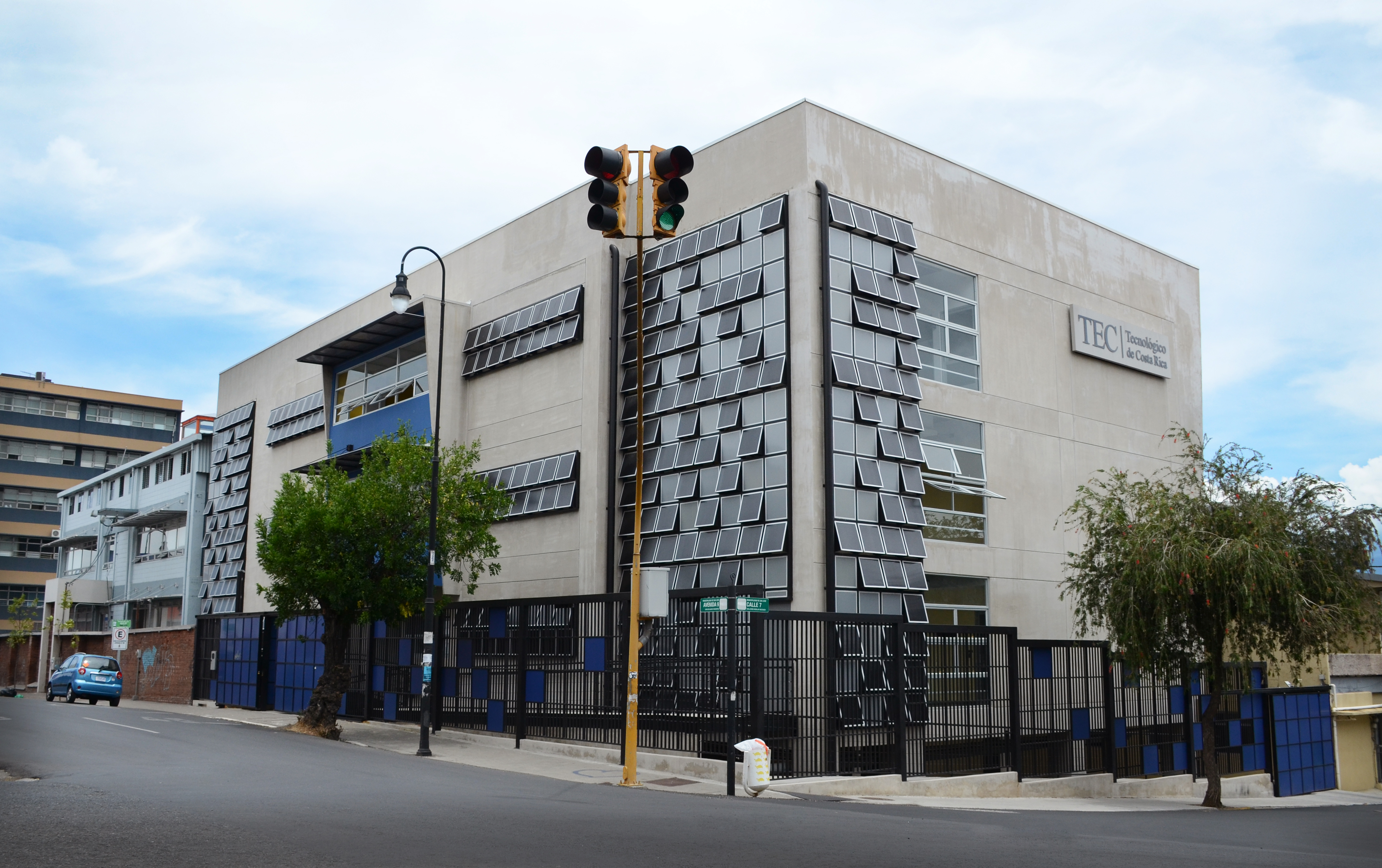 Fachada del nuevo edificio del Campus San José, en el centro de la ciudad.