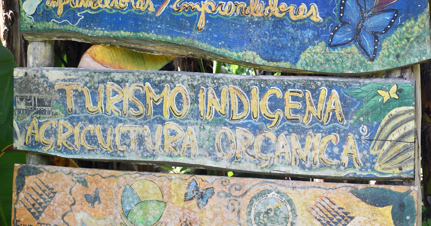 Letrero turismo indígena. 