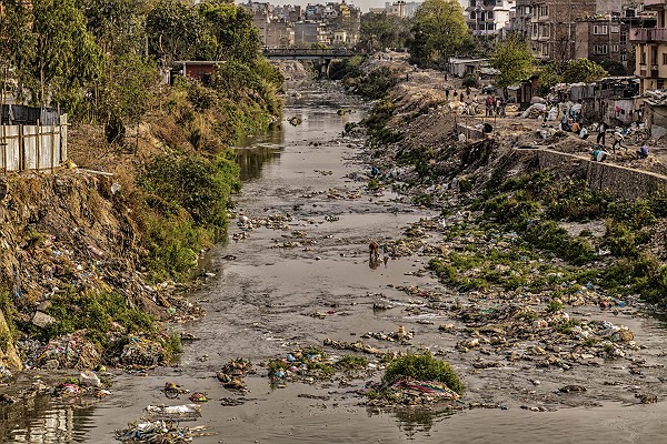 rio contaminado