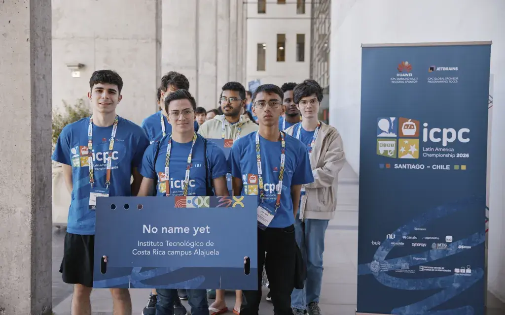 Alejandro Cerdas, Antonio Caravaca y Kener Castillo estudiantes del TEC