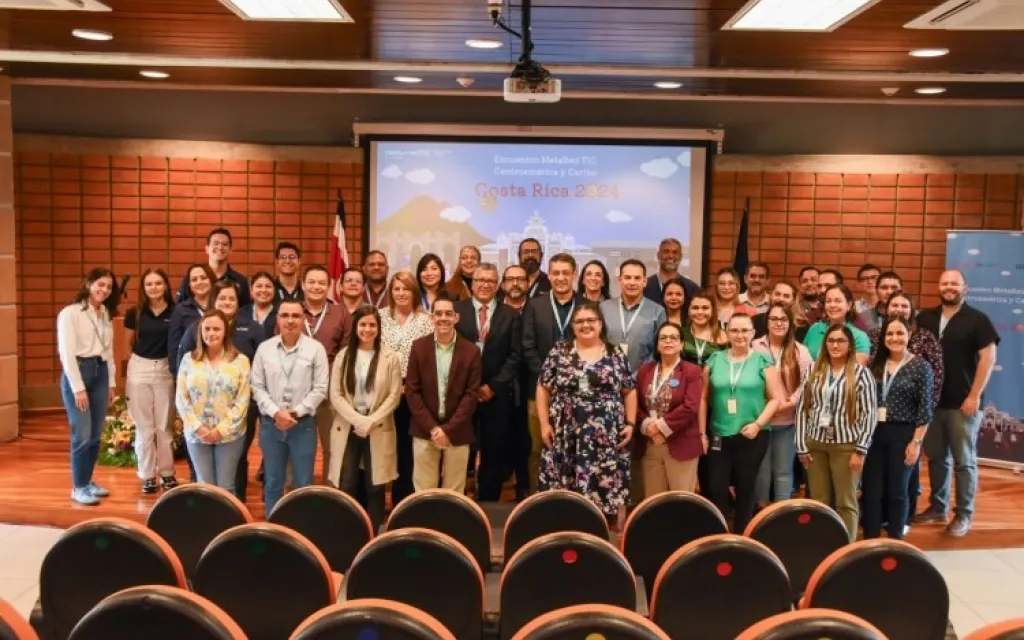 Fotografía de participantes del evento