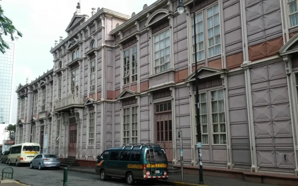 Escuela Metálica