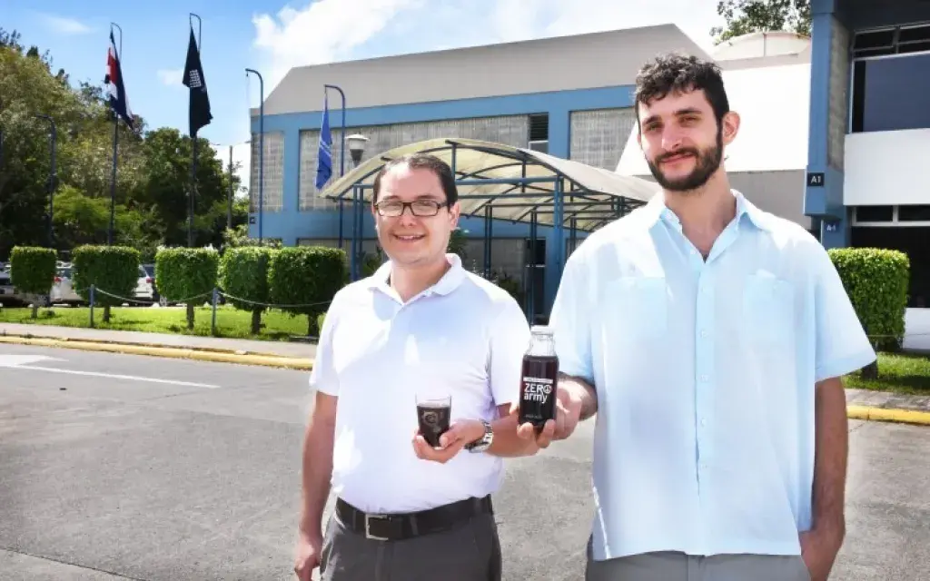 estudiantes_tec_embajada_eeuu