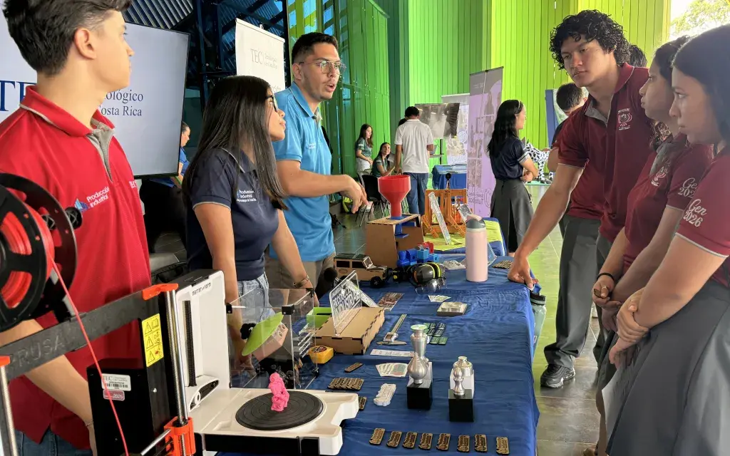 Campus San Carlos realiza XV Feria Vocacional 