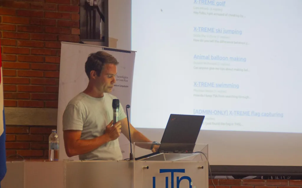 Conferencia de ciberseguridad. Expositor: Thijs Sebastiaan Van Ede