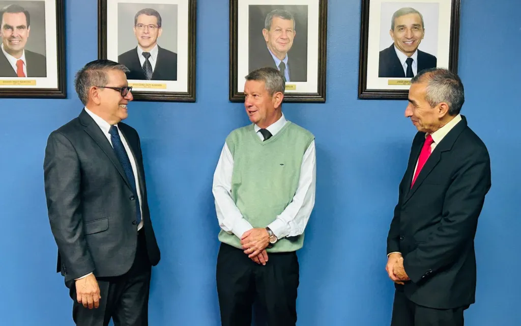 Imagen de los tres ex rectores