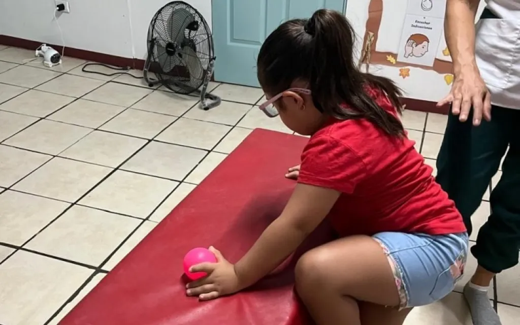 Niña en terapia