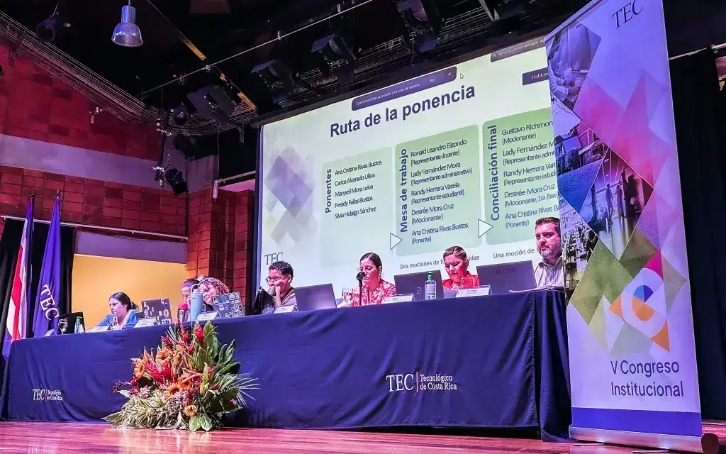 mesa principal del V Congreso