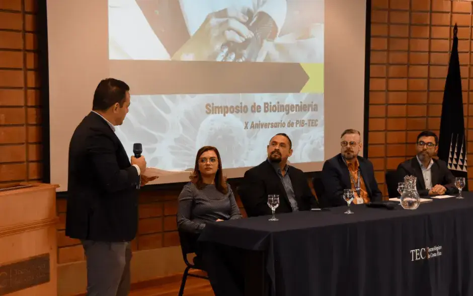 Fotografía de los participantes del evento