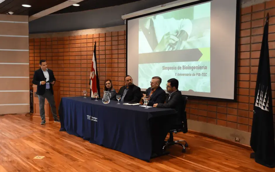 Fotografía de los participantes del evento