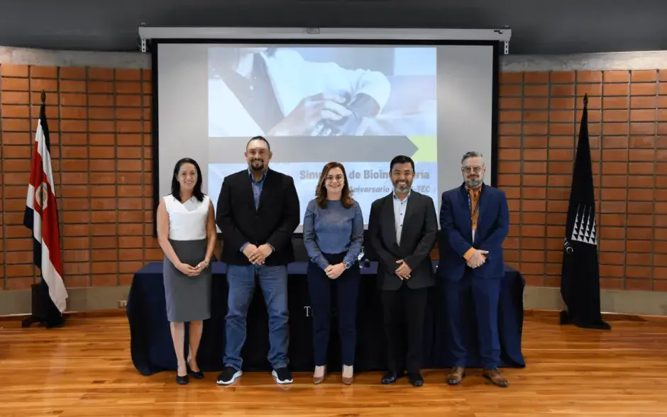 Fotografía de los participantes del evento