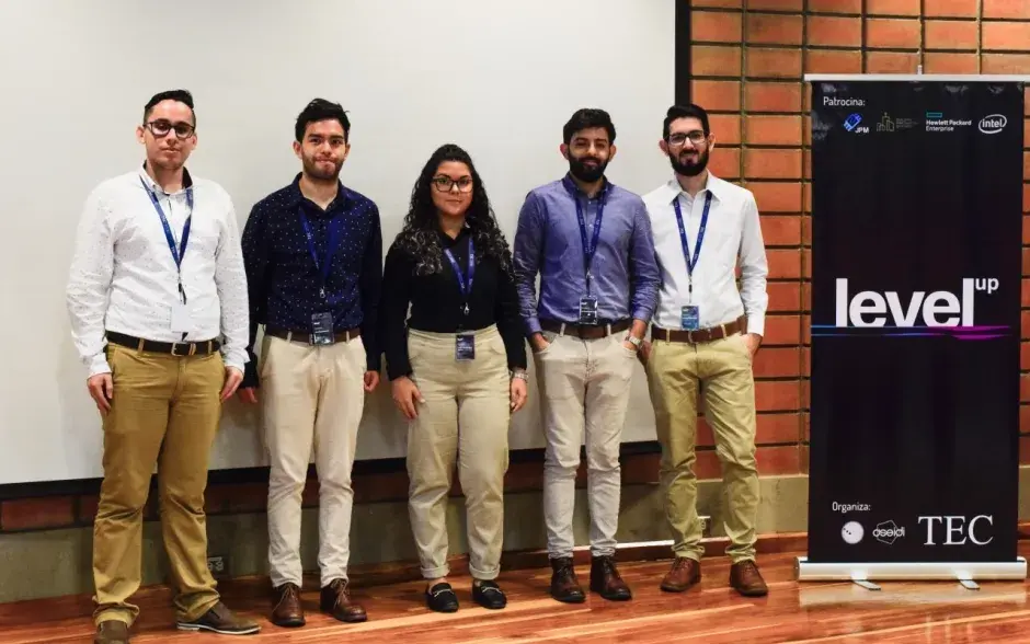 Electrisign obtuvo el primer lugar del evento.