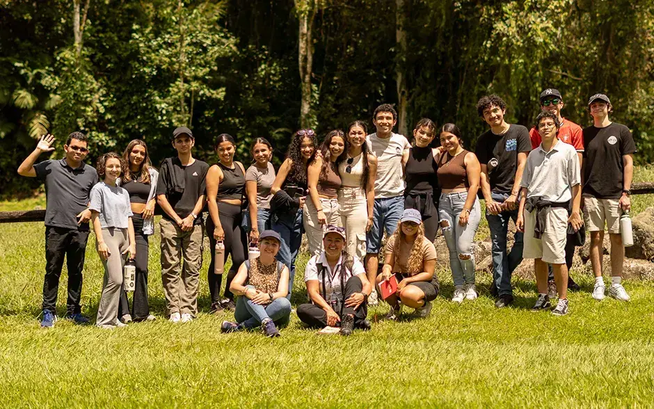 Estudiantes de la Escuela de Arquitectura y Urbanismo