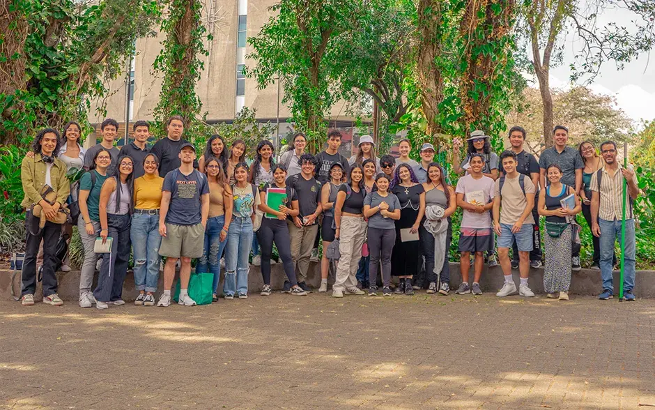 Estudiantes de la Escuela de Arquitectura y Urbanismo