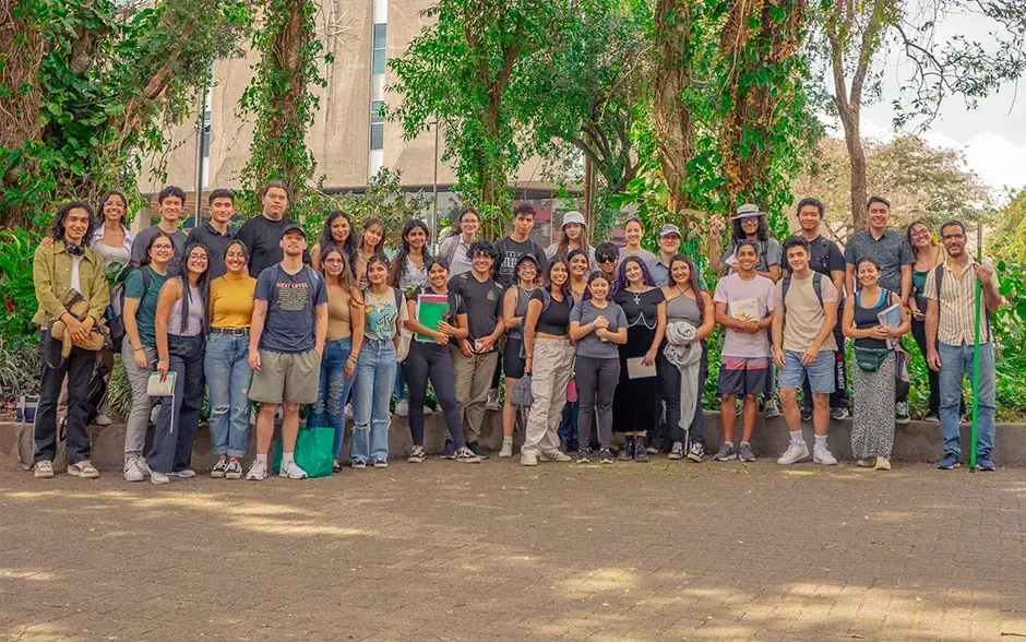 Estudiantes de la Escuela de Arquitectura y Urbanismo