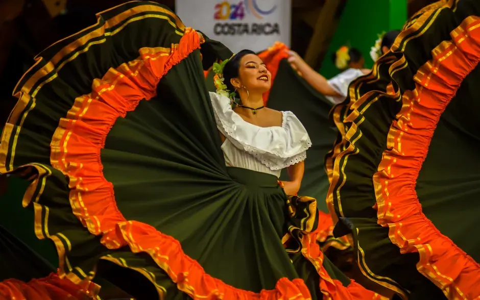 Compañía Folclórica Flor de Caña