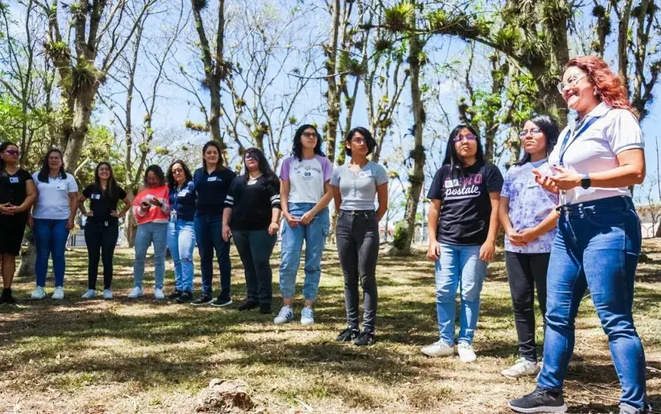 Fotografía de los participantes del evento