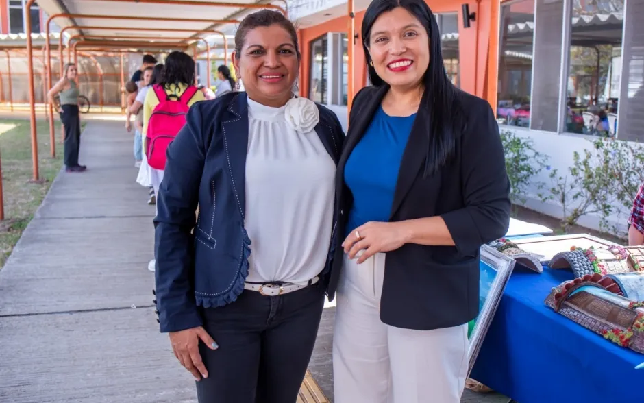 Fotografía de asistentes al evento