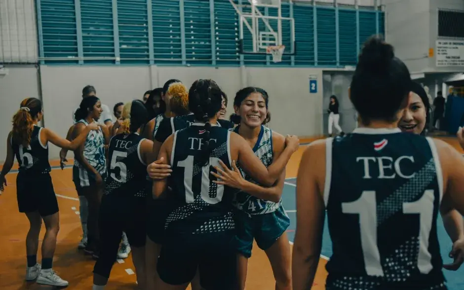 Fotografías del partido entre estudiantes de las universidades